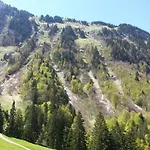 Heidi Chalet Rossinière